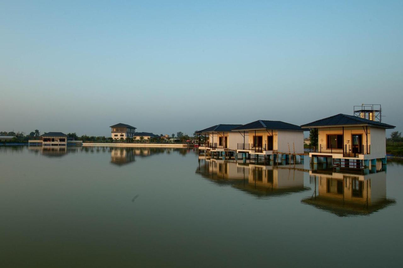 Lumbini Palace Resort Exterior foto